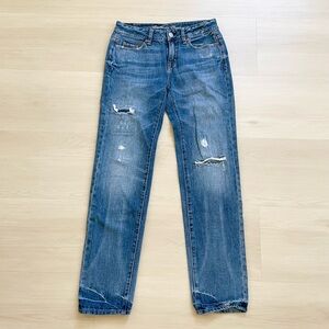 American Eagle distressed Ex boyfriend jeans 00